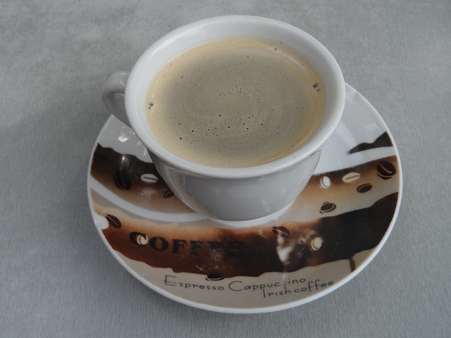 背后